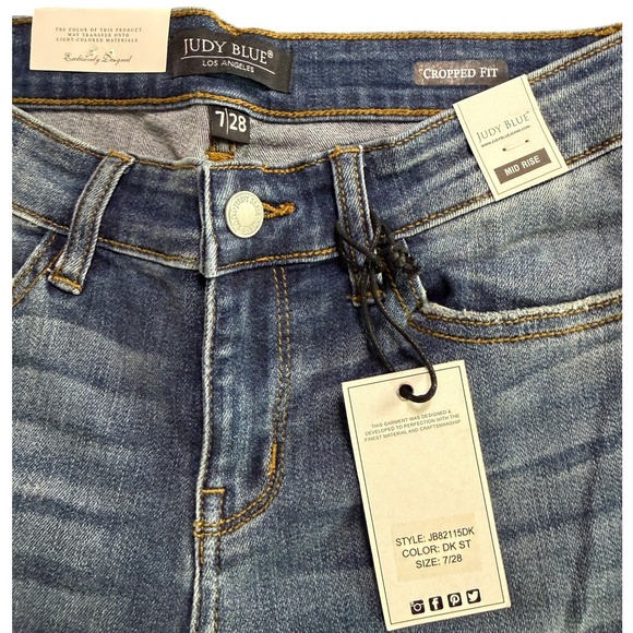 Judy Blue Mid Rise Distressed Cropped Skinny Jeans Size 28 NWT - Picture 5 of 7